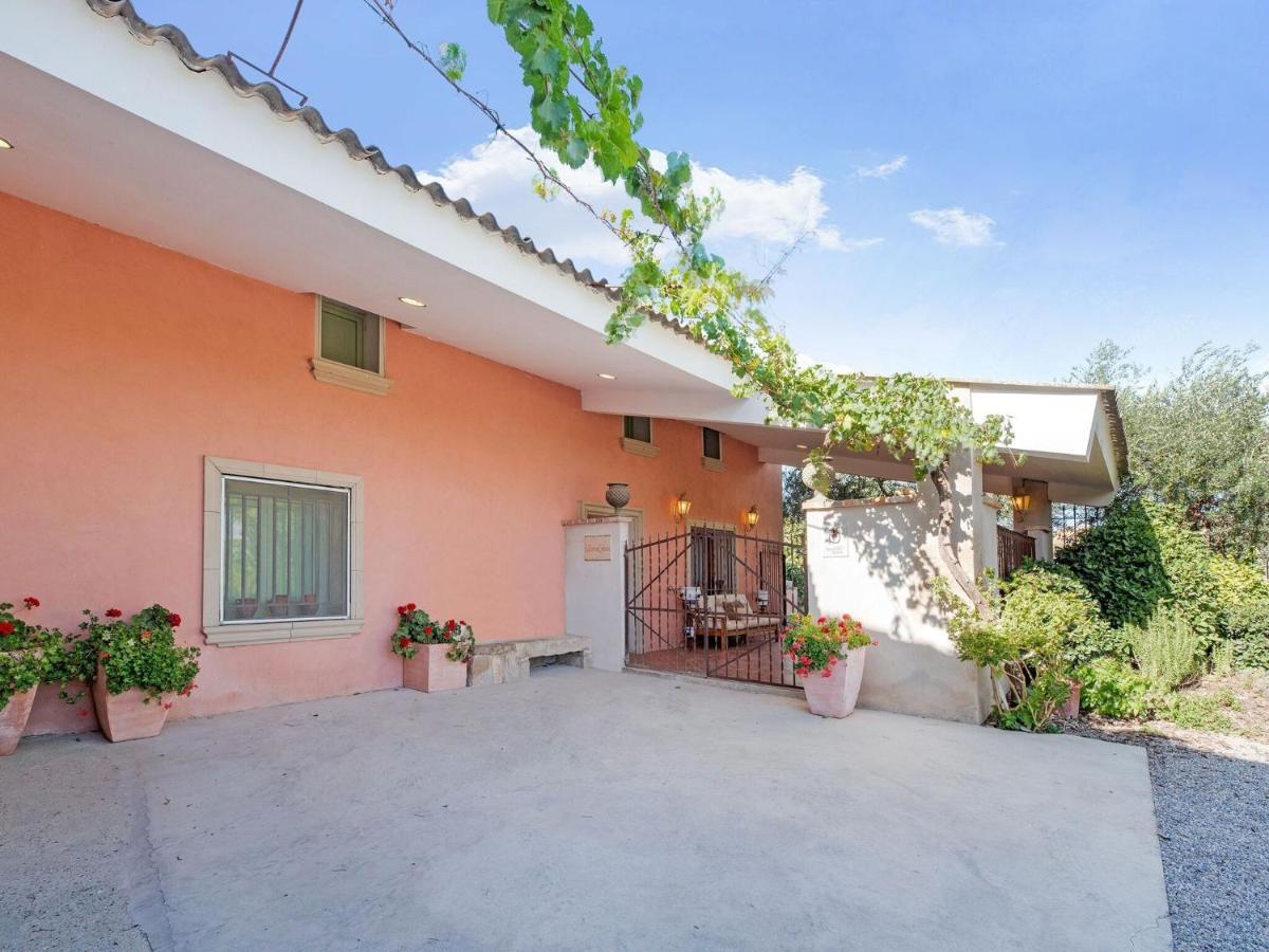 Lively Holiday Home In Fraga With Private Pool Esterno foto